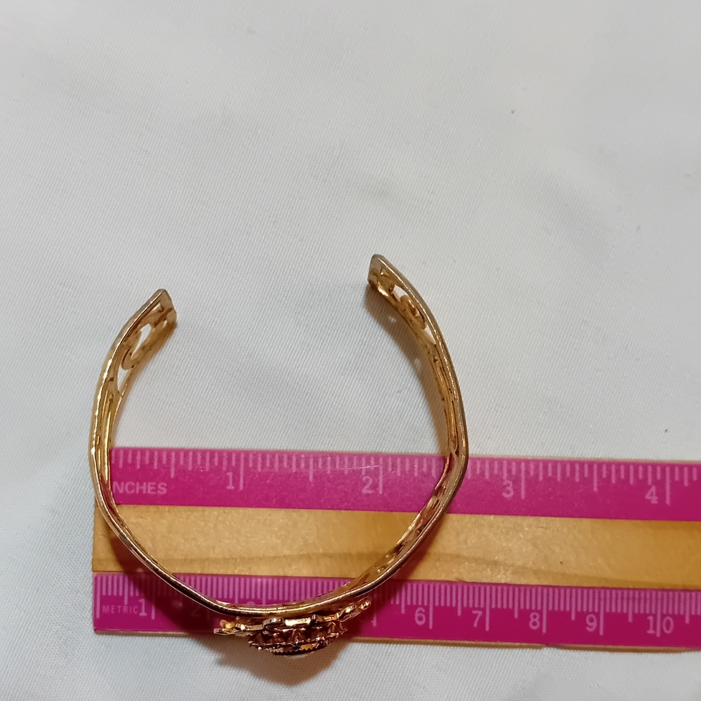 Vintage Coro Gold Cameo Bracelet - Picture 12 of 13